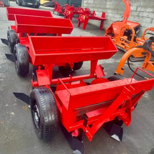 Semeador de batatas vermelho para trator agrícola