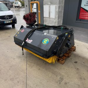 Vassoura com Kit varredor Lateral para aplicar em Carregador Frontal